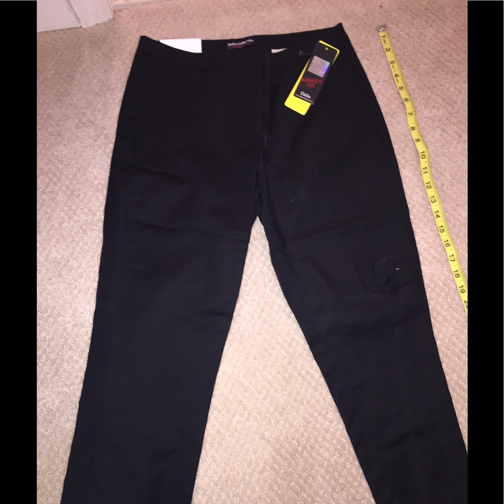 Black Dalia Collection Capri pants